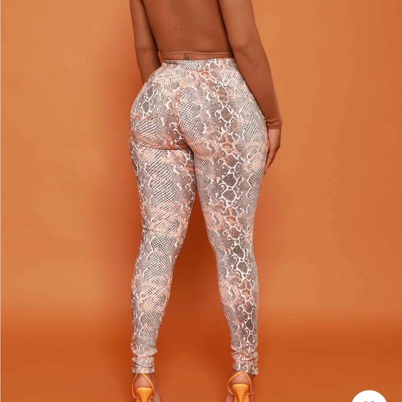 High Waist Snake Skin Jeans-Brown - Picture 3 of 3